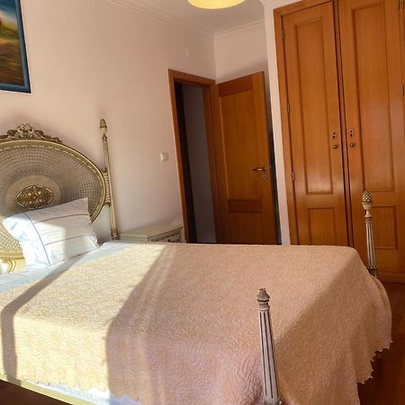 Apartamento novo muito confortável com vista Rio Algés Exterior foto