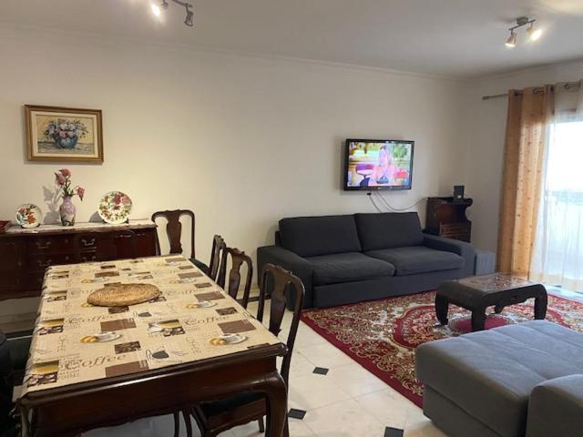 Apartamento novo muito confortável com vista Rio Algés Exterior foto