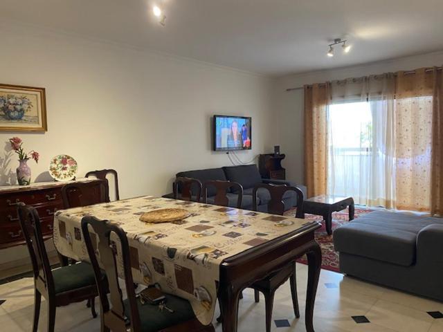 Apartamento novo muito confortável com vista Rio Algés Exterior foto